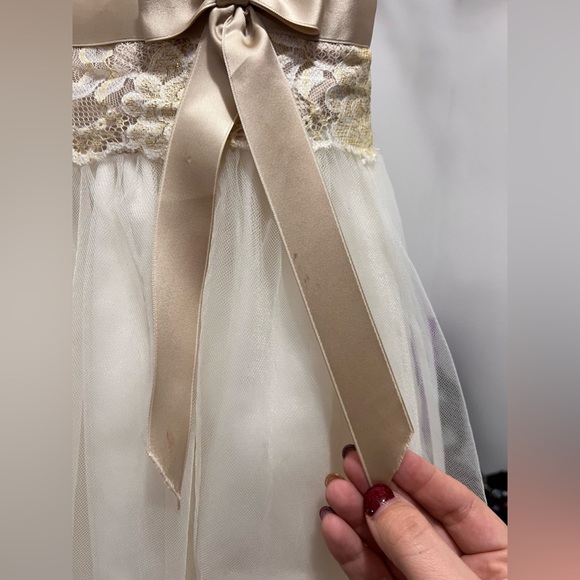 David’s Bridal flower girl dress - Picture 6 of 6